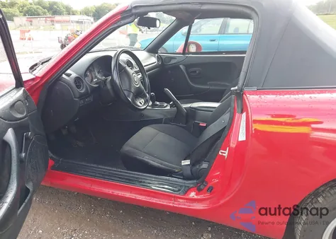 1999 Mazda Mx-5 Miata Leather Pkg/Popular Equipment Pkg/Sports Pkg/Touring Pkg z USA, uszkodzony, nr VIN JM1NB3531X0125670